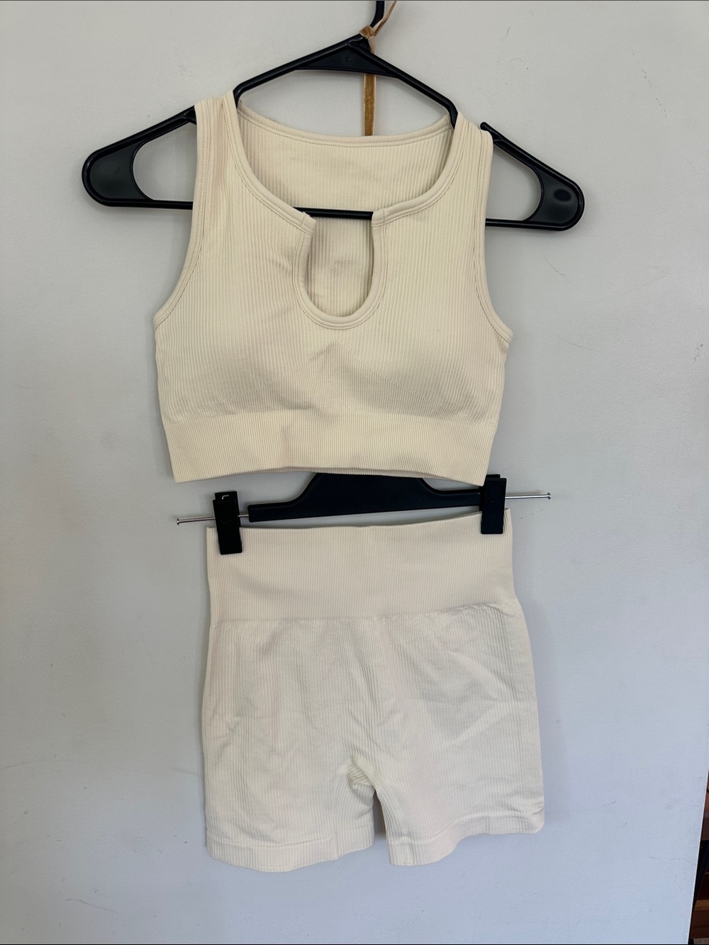 Cream workout set